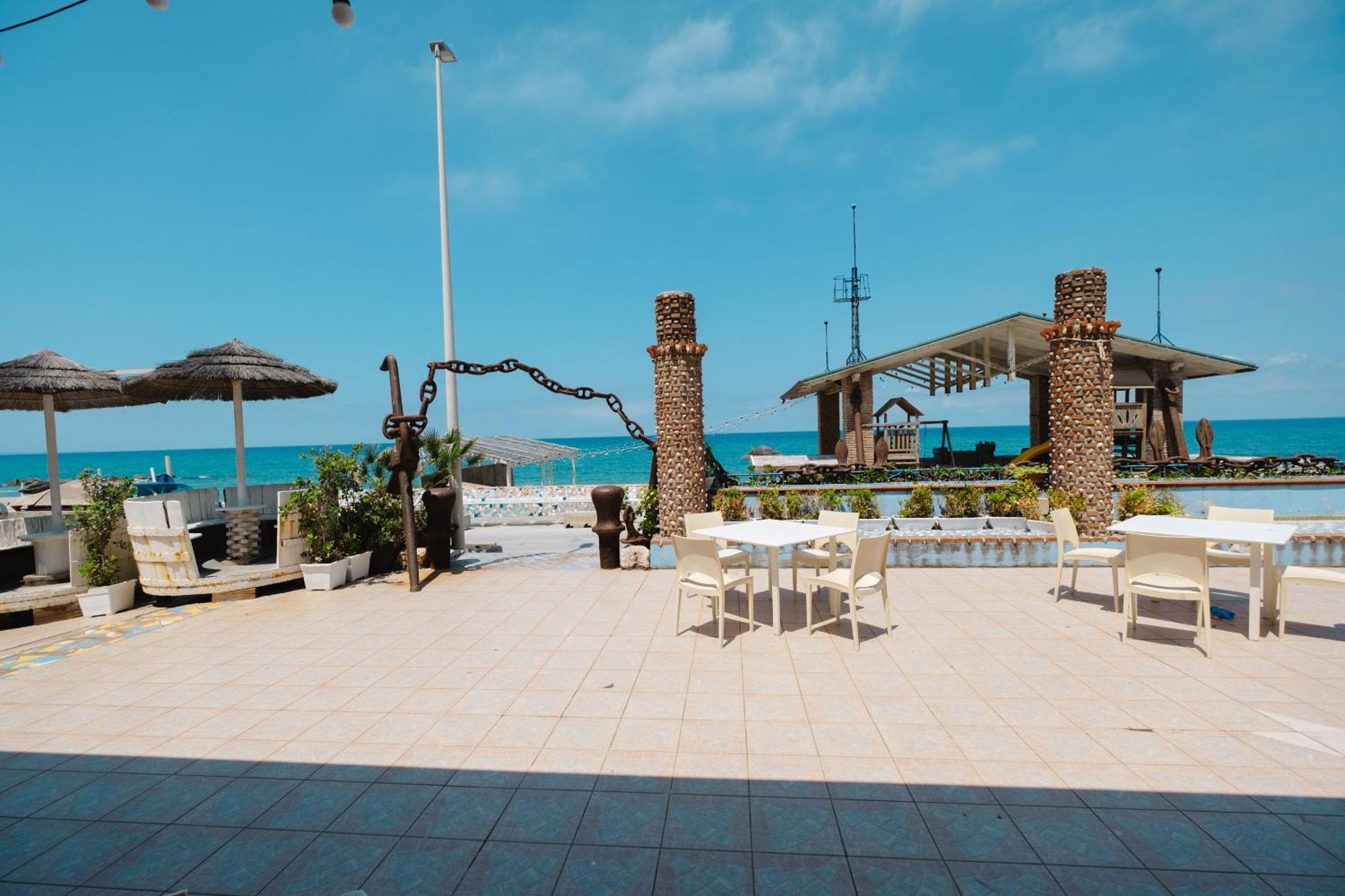 Aparthotel Oasi Azzurra Messina Exterior foto