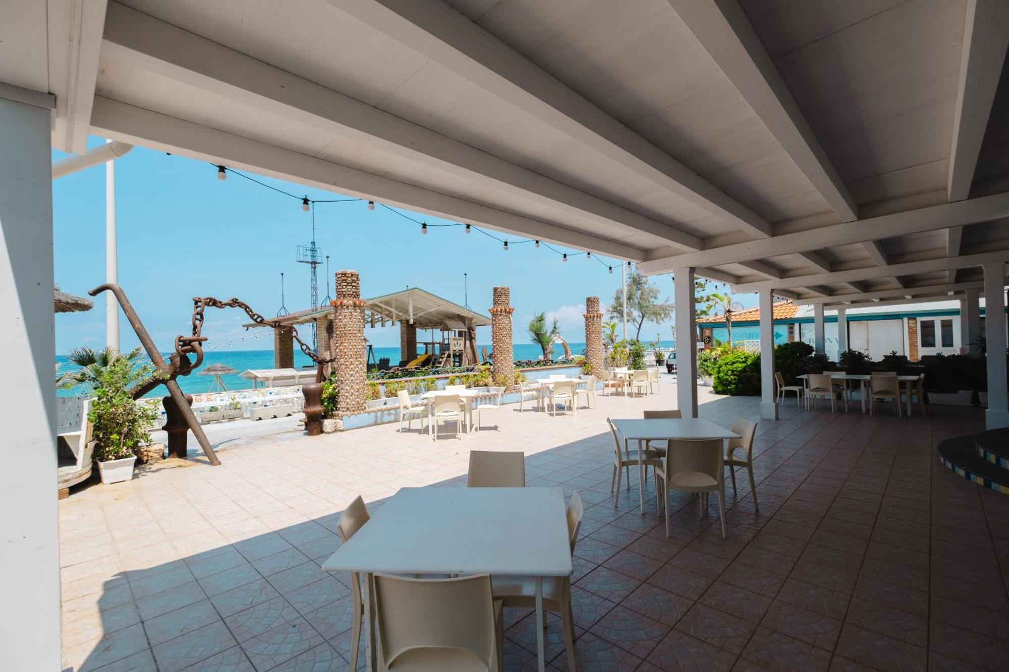 Aparthotel Oasi Azzurra Messina Exterior foto