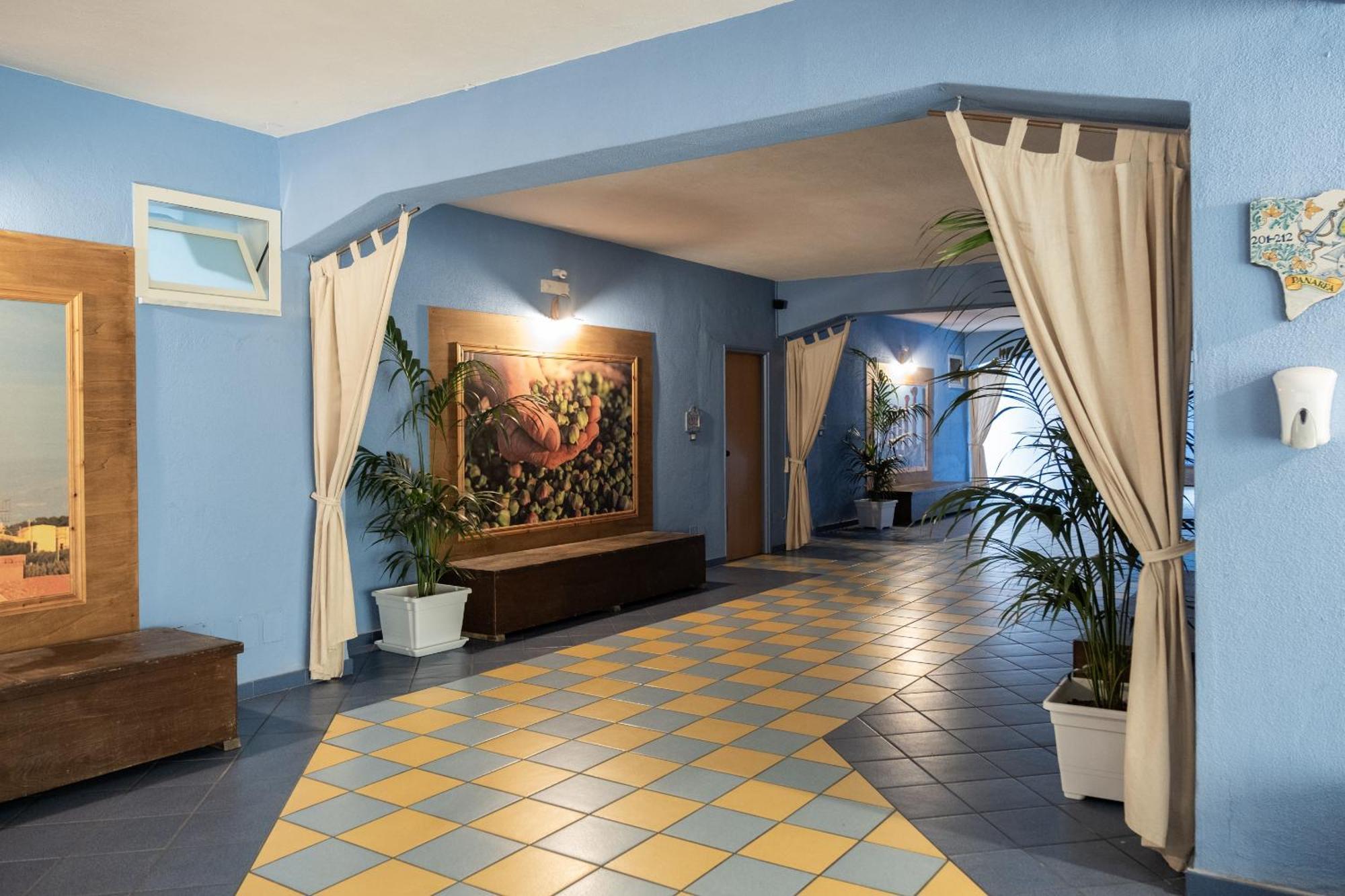 Aparthotel Oasi Azzurra Messina Exterior foto