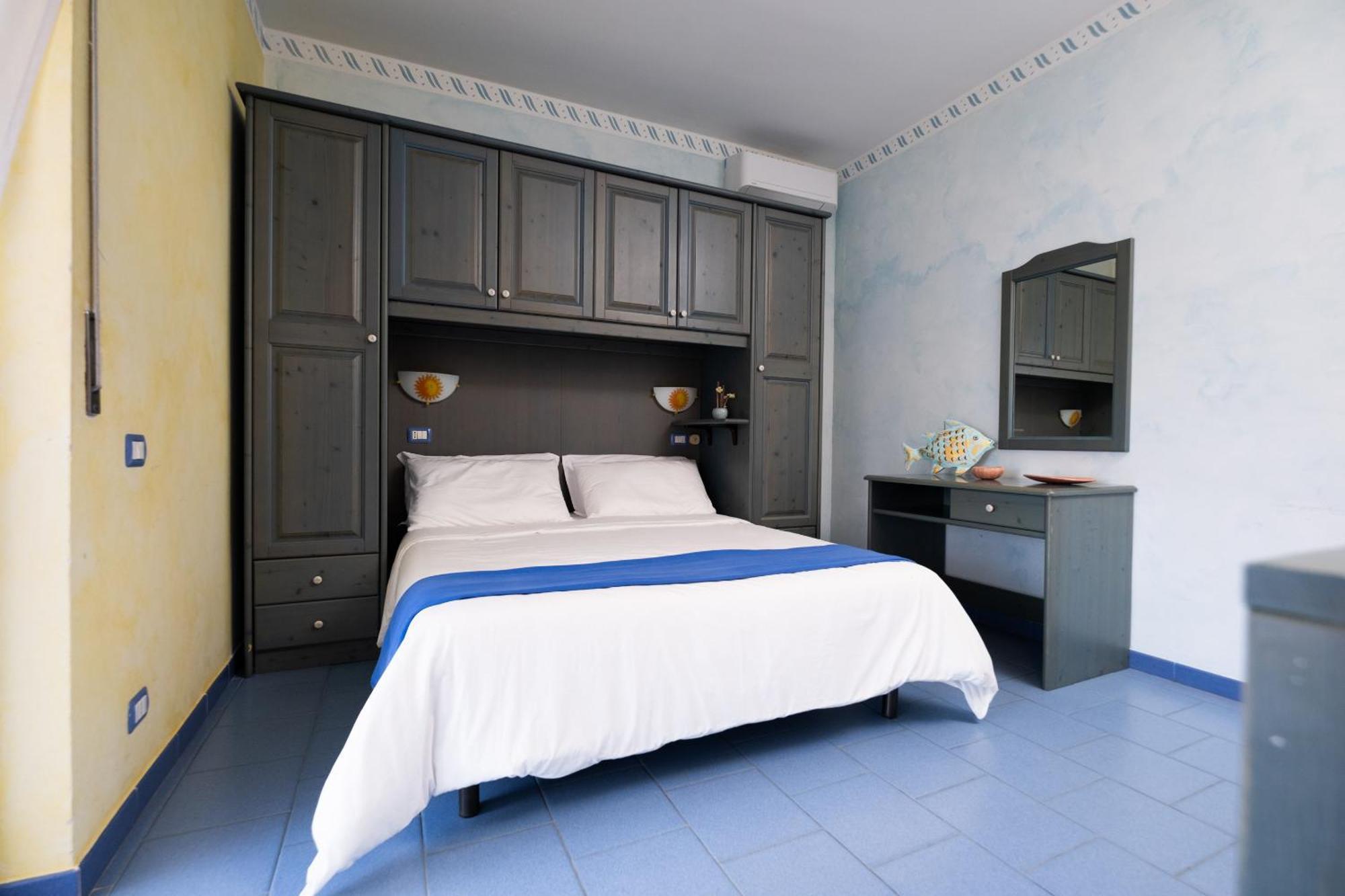 Aparthotel Oasi Azzurra Messina Exterior foto