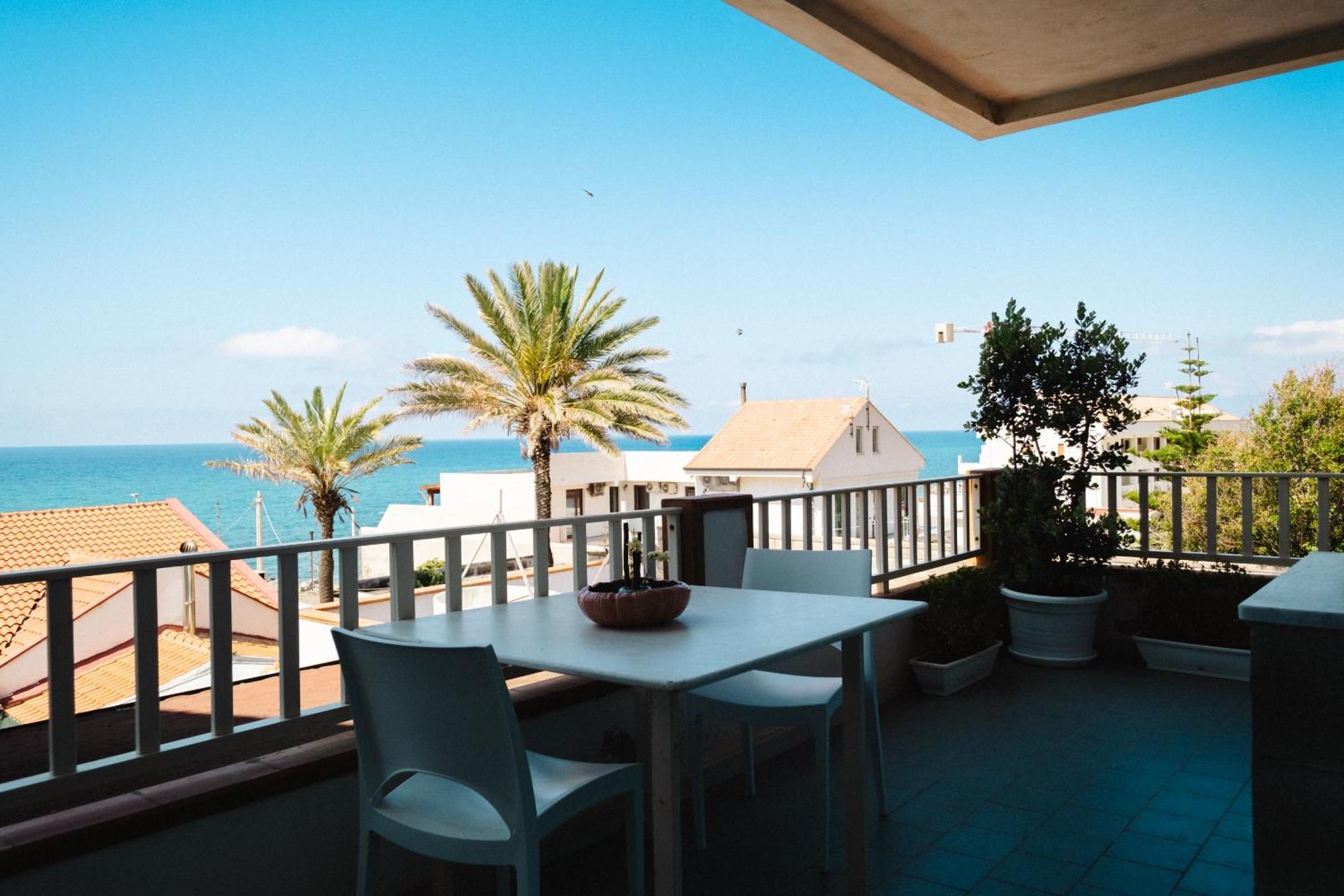 Aparthotel Oasi Azzurra Messina Exterior foto