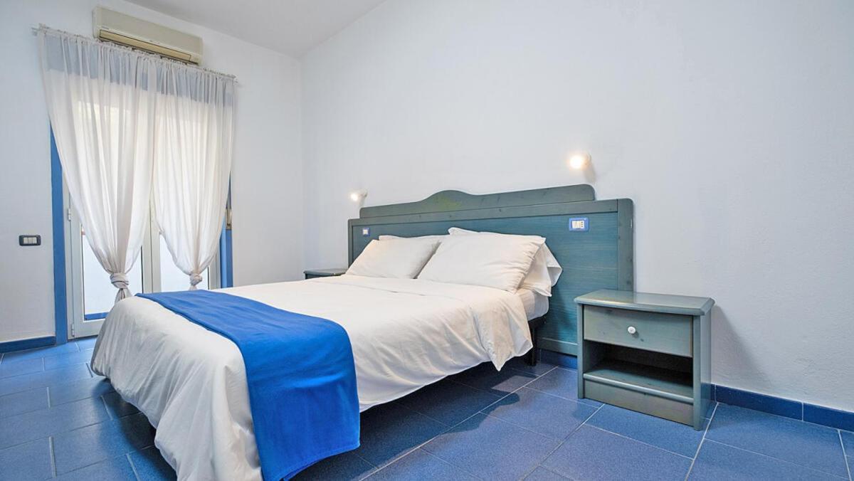 Aparthotel Oasi Azzurra Messina Exterior foto