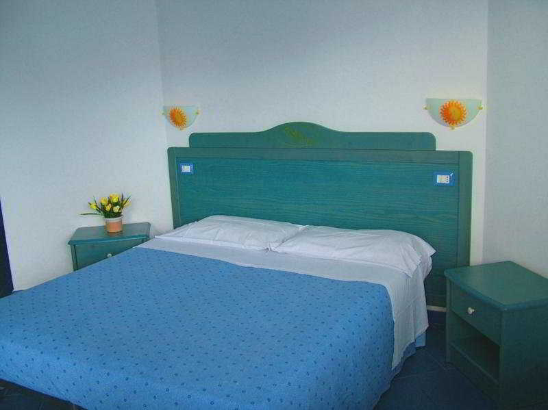 Aparthotel Oasi Azzurra Messina Exterior foto